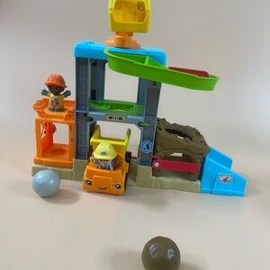 Fisher Price Little People Load Up ‘N Learn Construction Site